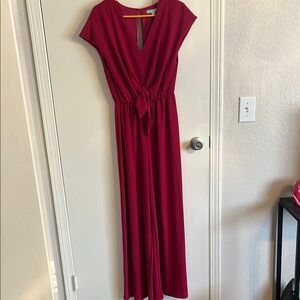 Elegant Burgundy Maxi Dress